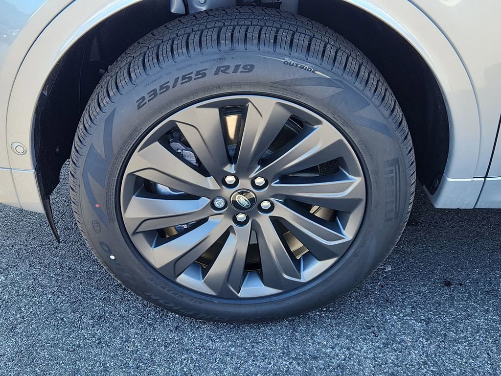 Certified 2025 Land Rover Discovery Sport S AWD/4WD image 9