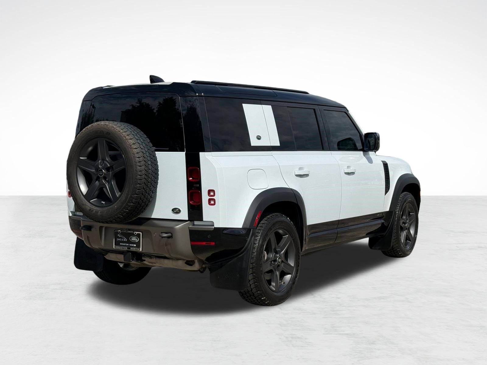 Used 2021 Land Rover Defender 110 X-Dynamic SE AWD/4WD image 9