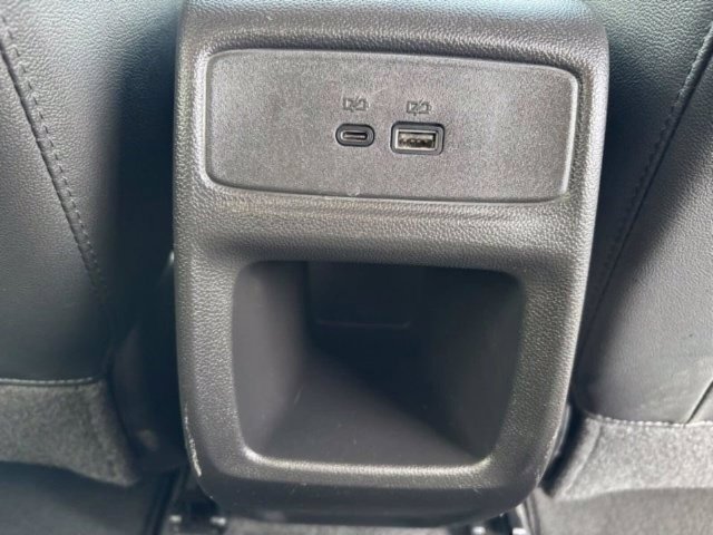 Used 2025 Chevrolet Trax LT w/ LT Convenience Package FWD image 34