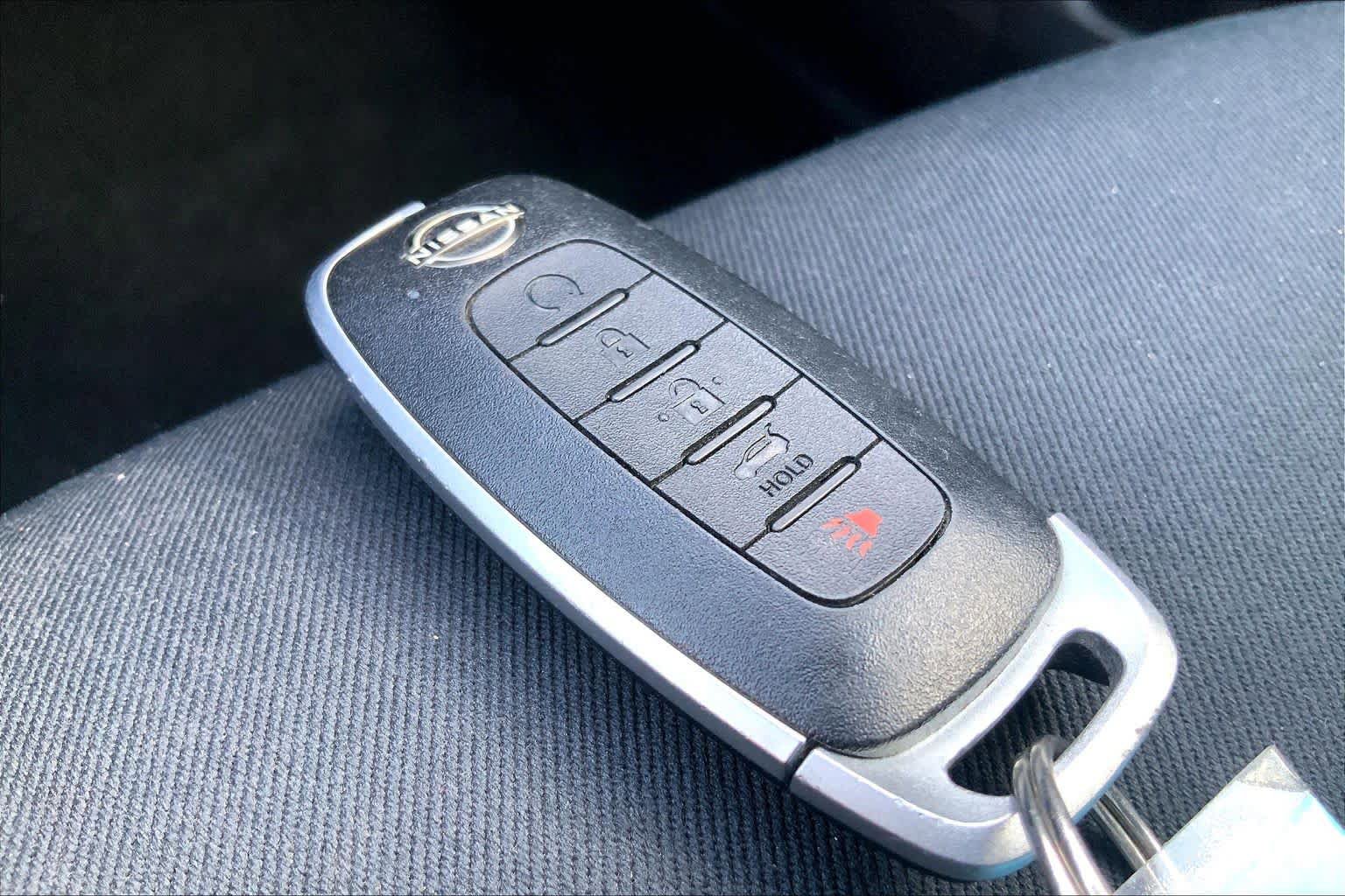 Used 2025 Nissan Pathfinder SV FWD image 15