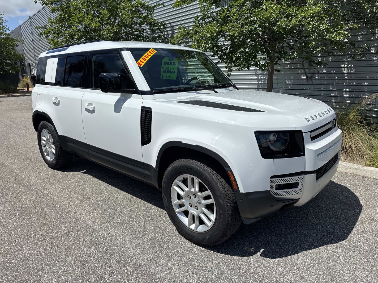 Certified 2025 Land Rover Defender 110 S AWD/4WD image 4