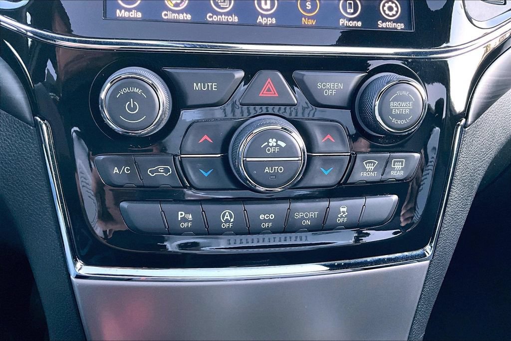 Used 2022 Jeep Grand Cherokee Laredo X AWD/4WD image 16