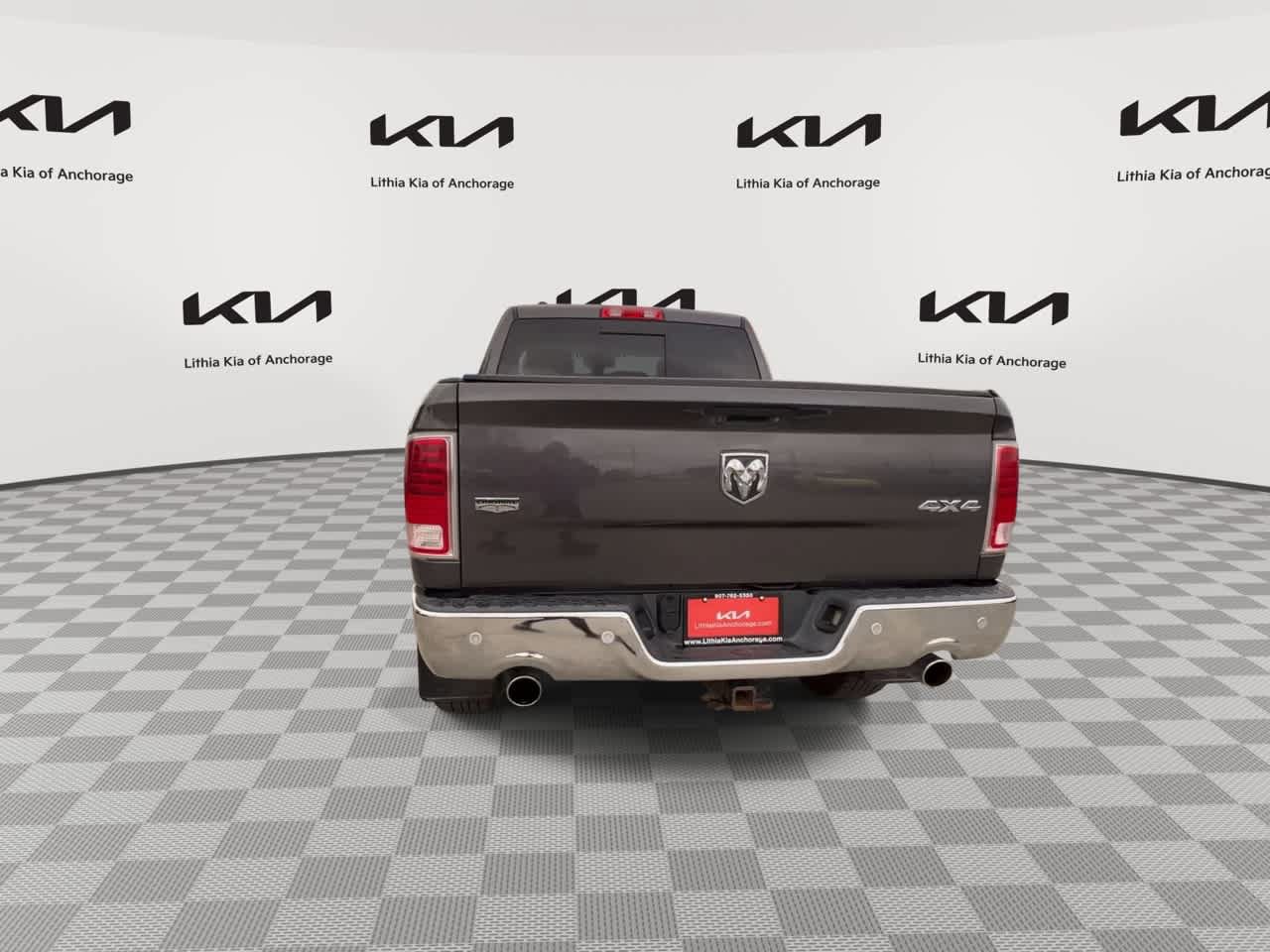 Used 2016 RAM 1500 Laramie AWD/4WD image 9