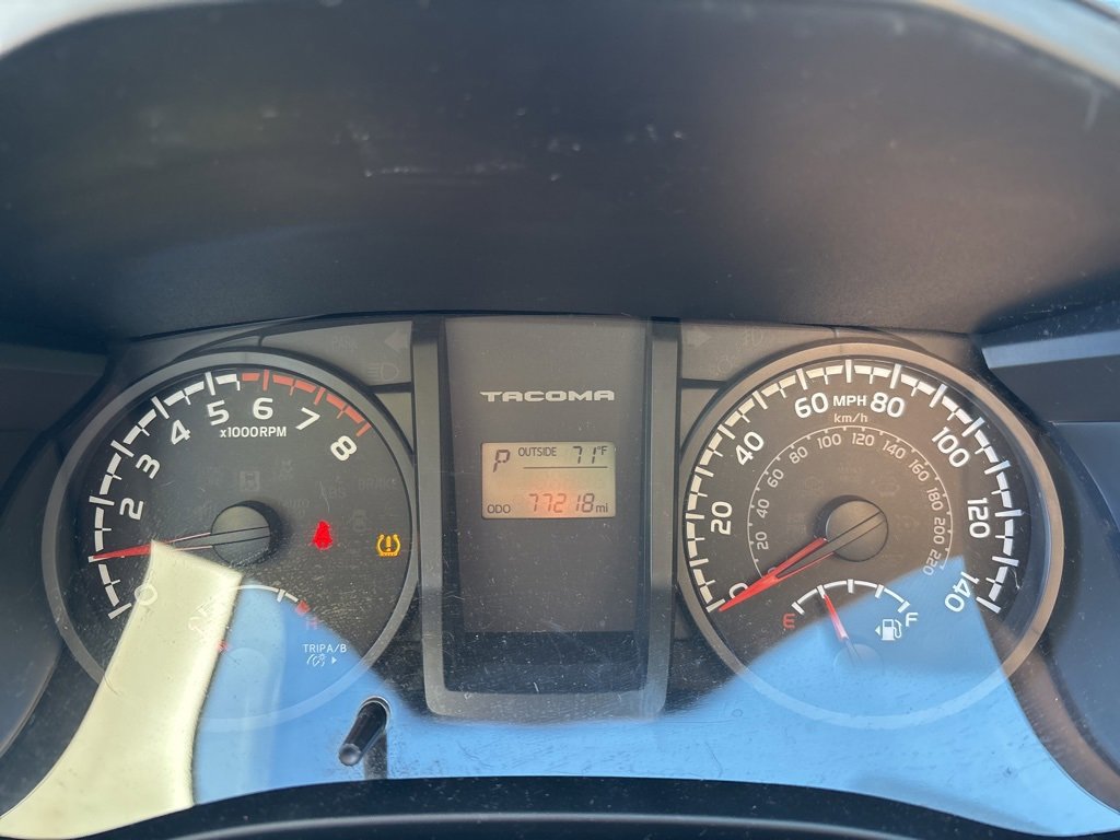 Used 2017 Toyota Tacoma SR image 12