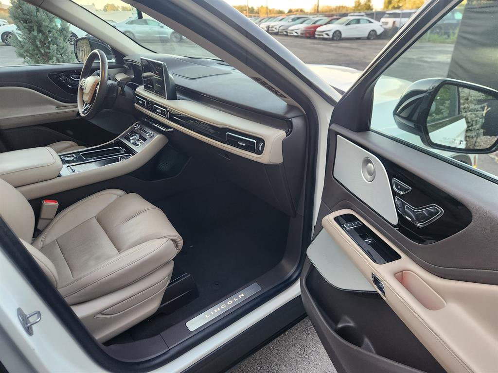 Certified 2022 Lincoln Aviator Reserve w/ Equipment Group 201A AWD/4WD image 13