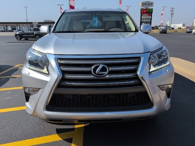 Used 2019 Lexus GX 460 image 3