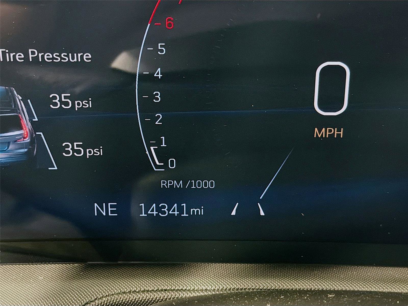 Used 2024 Cadillac XT4 Luxury w/ Cold Weather Package image 13