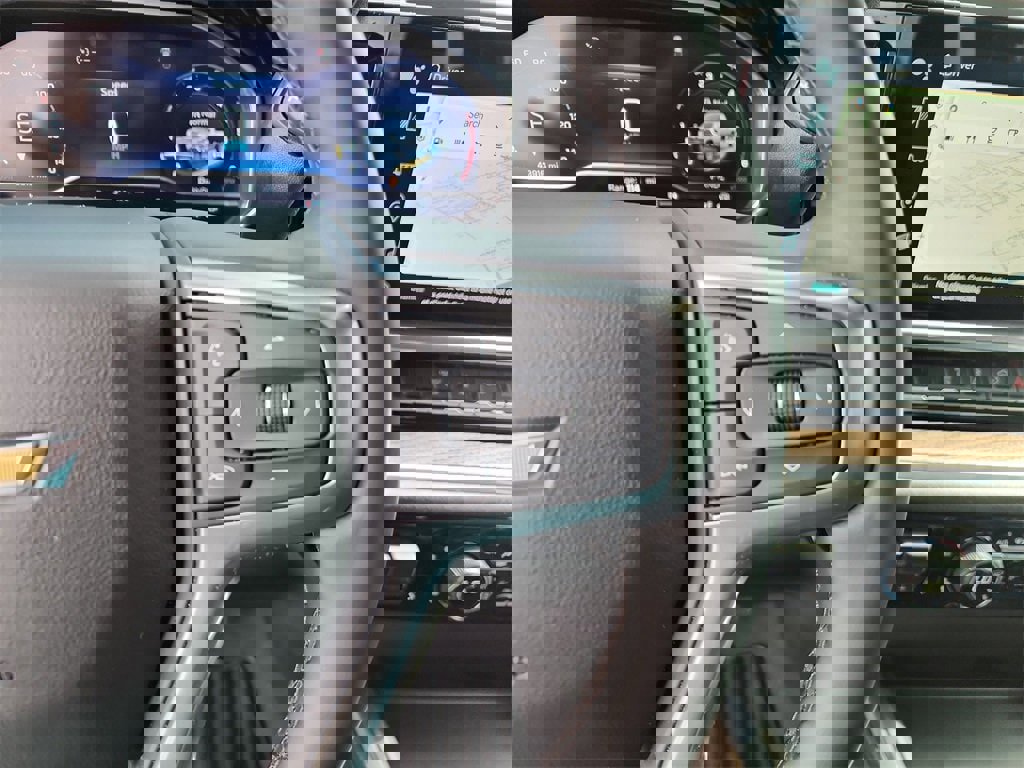 Used 2025 Chevrolet Silverado 3500 LT image 27