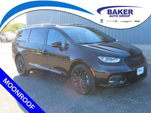 Used 2026 Chrysler Pacifica Limited w/ S Appearance Package
