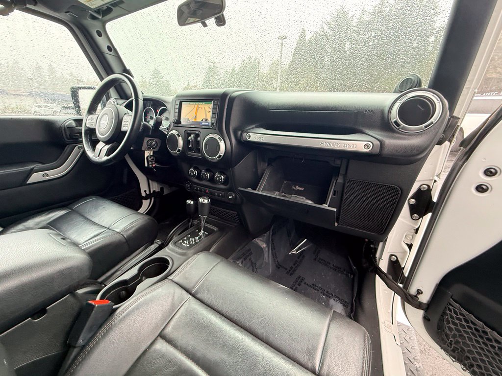 Used 2012 Jeep Wrangler Unlimited Sahara w/ Dual Top Group AWD/4WD image 26