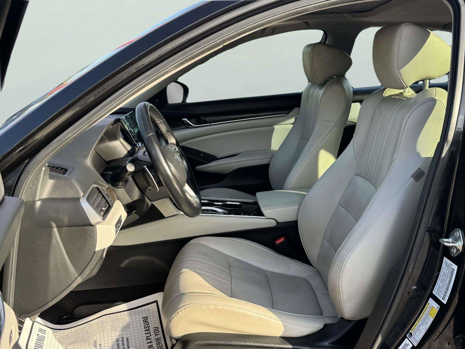 Used 2018 Honda Accord Touring image 38