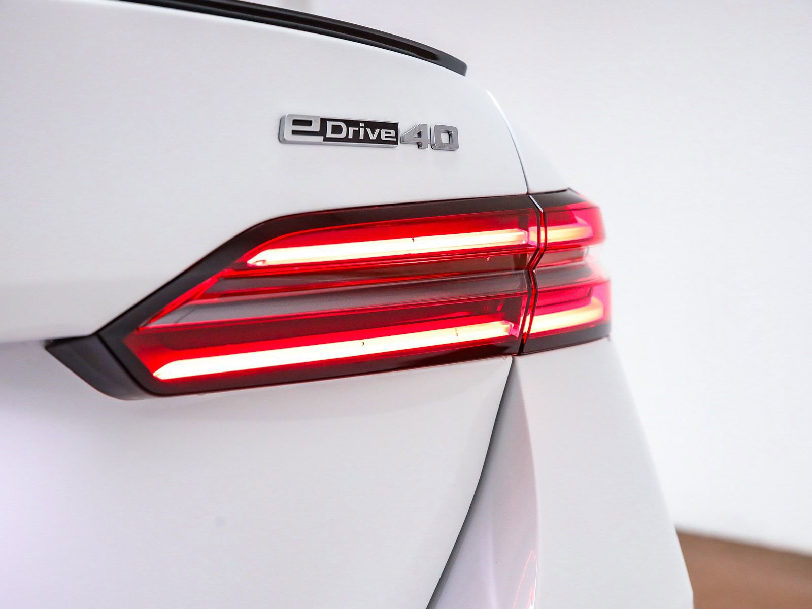New 2026 BMW i5 eDrive40 w/ M Sport Package RWD image 12