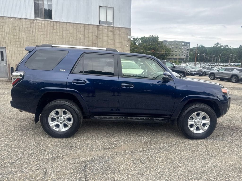 Used 2021 Toyota 4Runner SR5 Premium w/ Moonroof Package AWD/4WD image 39