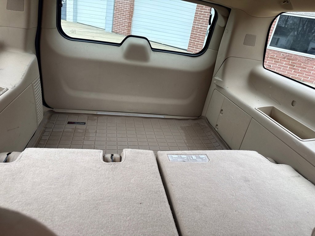 Used 2011 Cadillac Escalade ESV Premium image 14