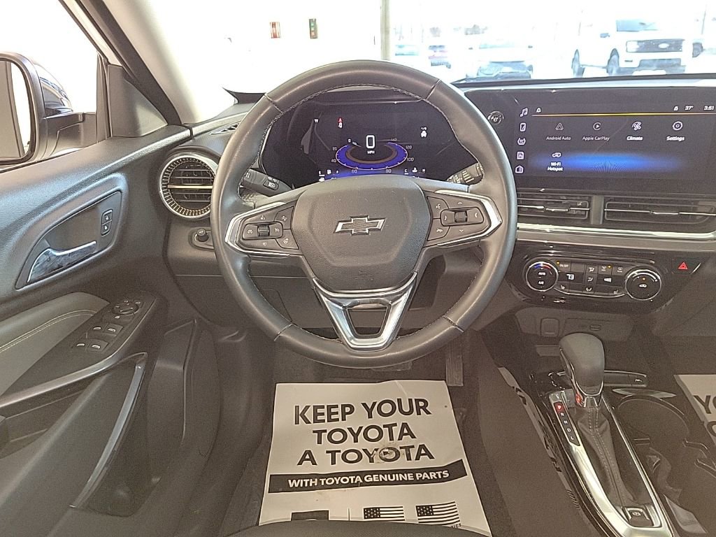 Used 2024 Chevrolet Trax ACTIV w/ Sunroof Package image 14