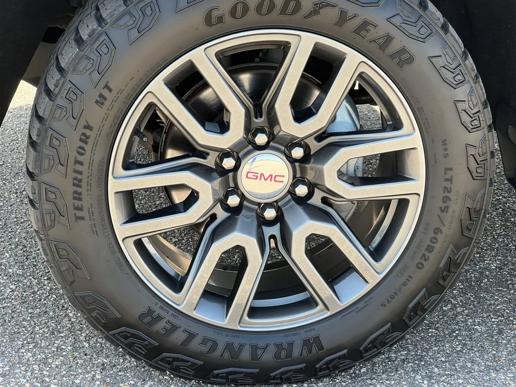 Used 2021 GMC Sierra 1500 AT4 w/ AT4 Premium Package AWD/4WD image 8
