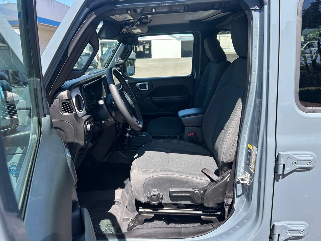 Used 2024 Jeep Wrangler Unlimited AWD/4WD image 13