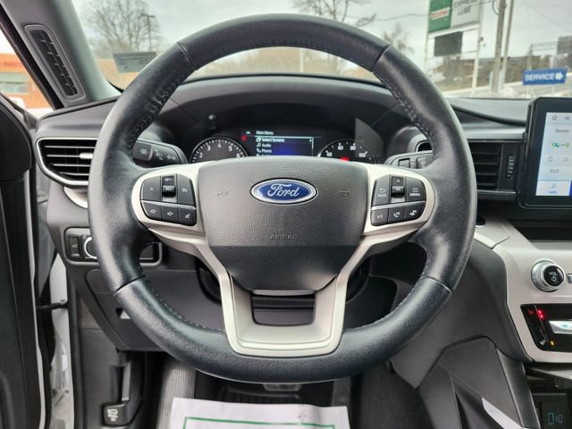 Used 2024 Ford Explorer XLT w/ Equipment Group 202A AWD/4WD image 26