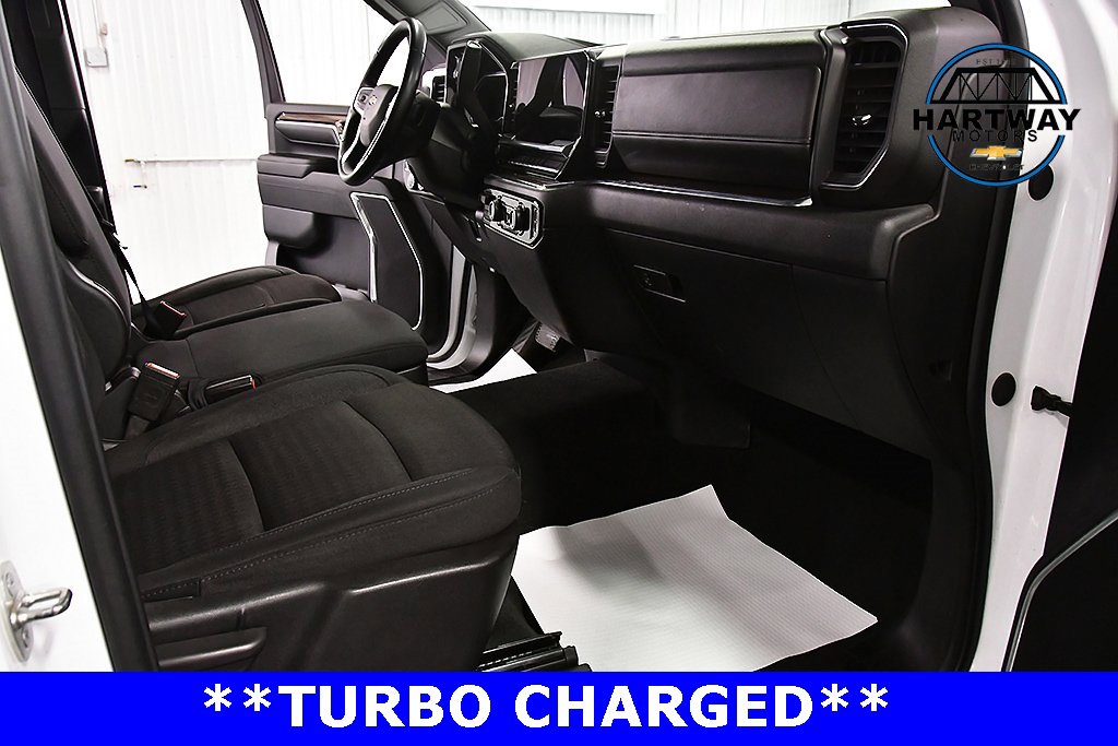 Used 2024 Chevrolet Silverado 2500 LT image 30