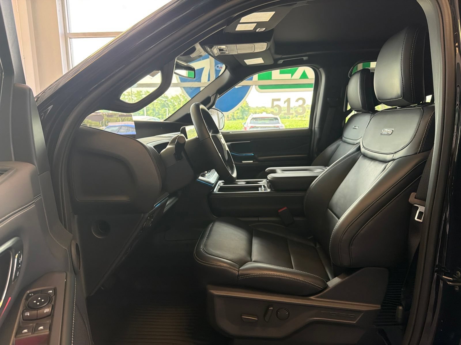 New 2027 Ford Expedition Platinum w/ Stealth Appearance Package AWD/4WD image 18