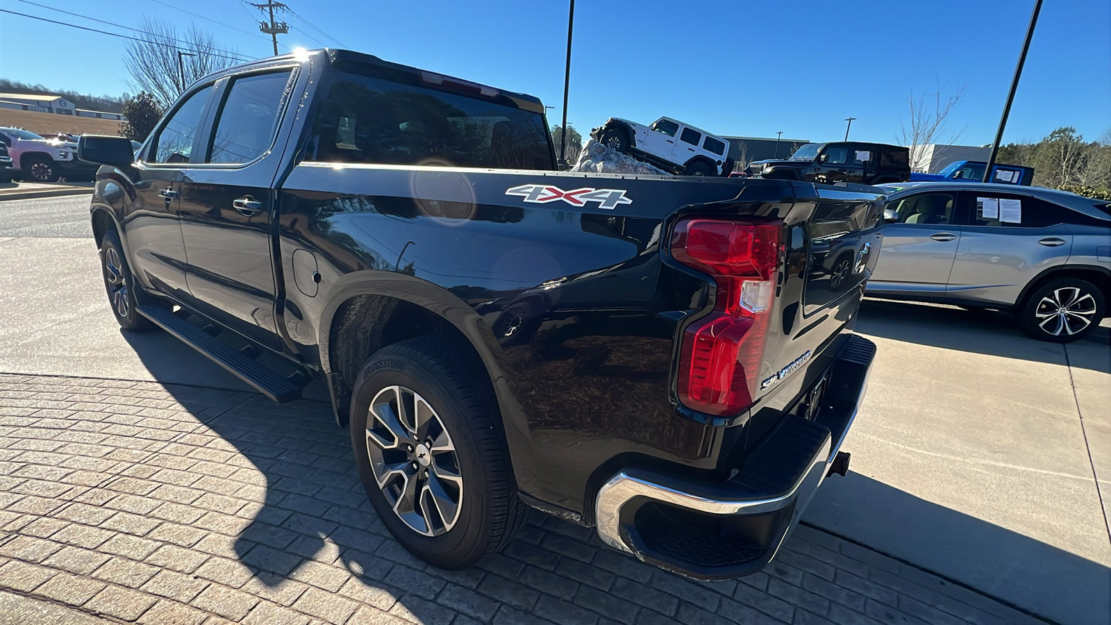 Used 2025 Chevrolet Silverado 1500 LT image 10