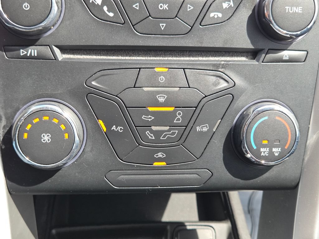 Used 2013 Ford Fusion SE FWD image 12