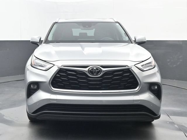 Used 2021 Toyota Highlander Limited FWD image 19