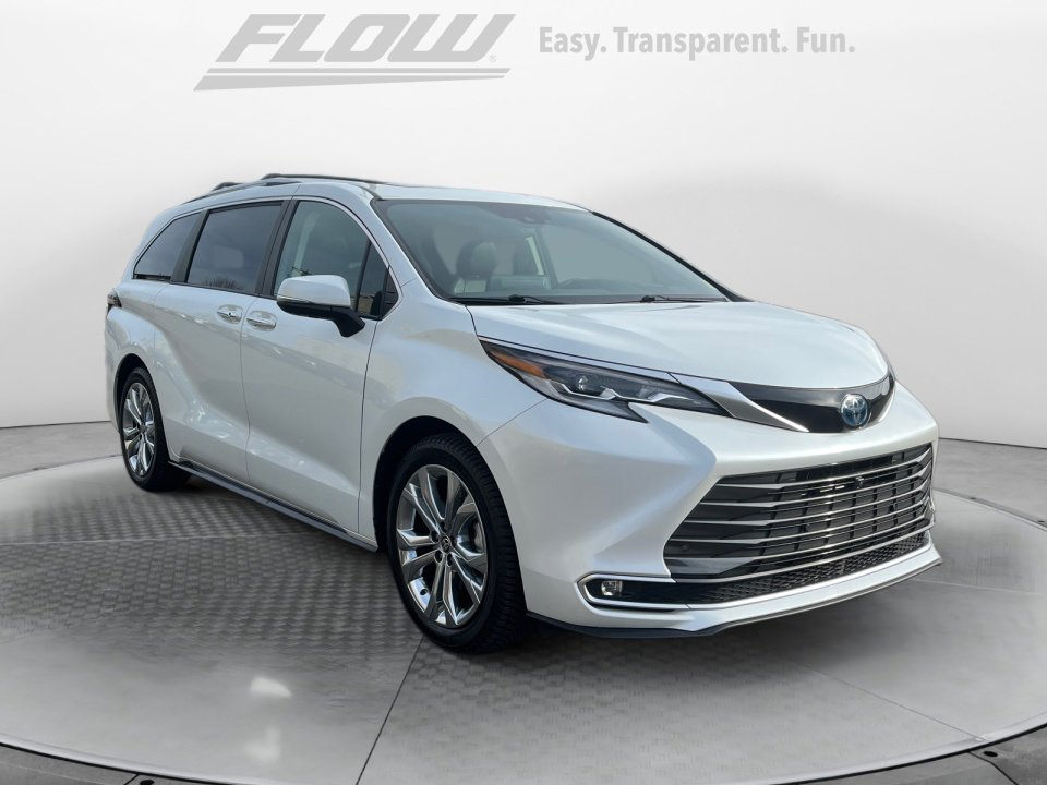 Certified 2023 Toyota Sienna Platinum image 1