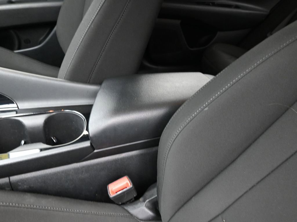 Used 2024 Hyundai Elantra SEL w/ Convenience Package image 14