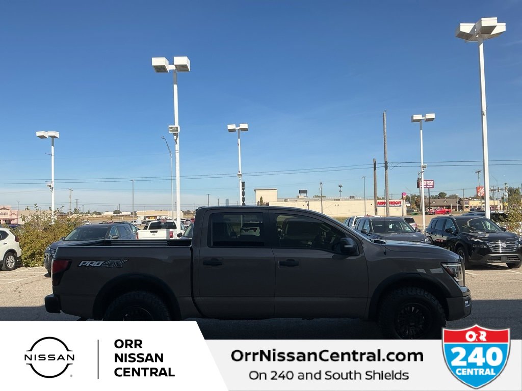 Used 2021 Nissan Titan PRO-4X w/ Pro-4x Convenience Package image 4