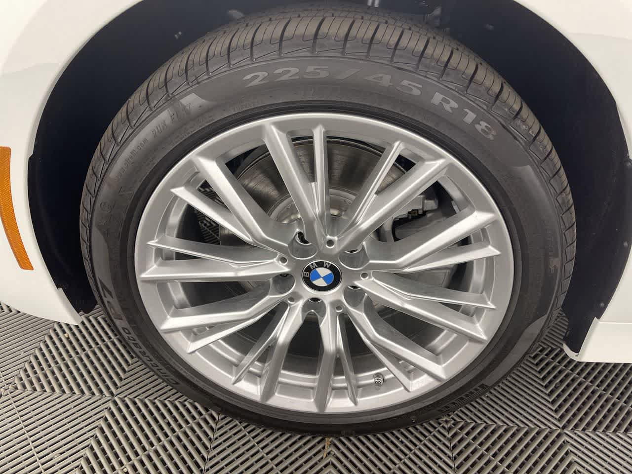 Used 2024 BMW 330i xDrive Sedan w/ Convenience Package AWD/4WD image 10