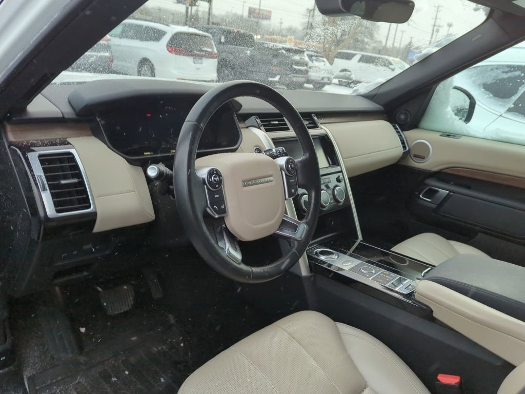 Used 2018 Land Rover Discovery HSE image 7