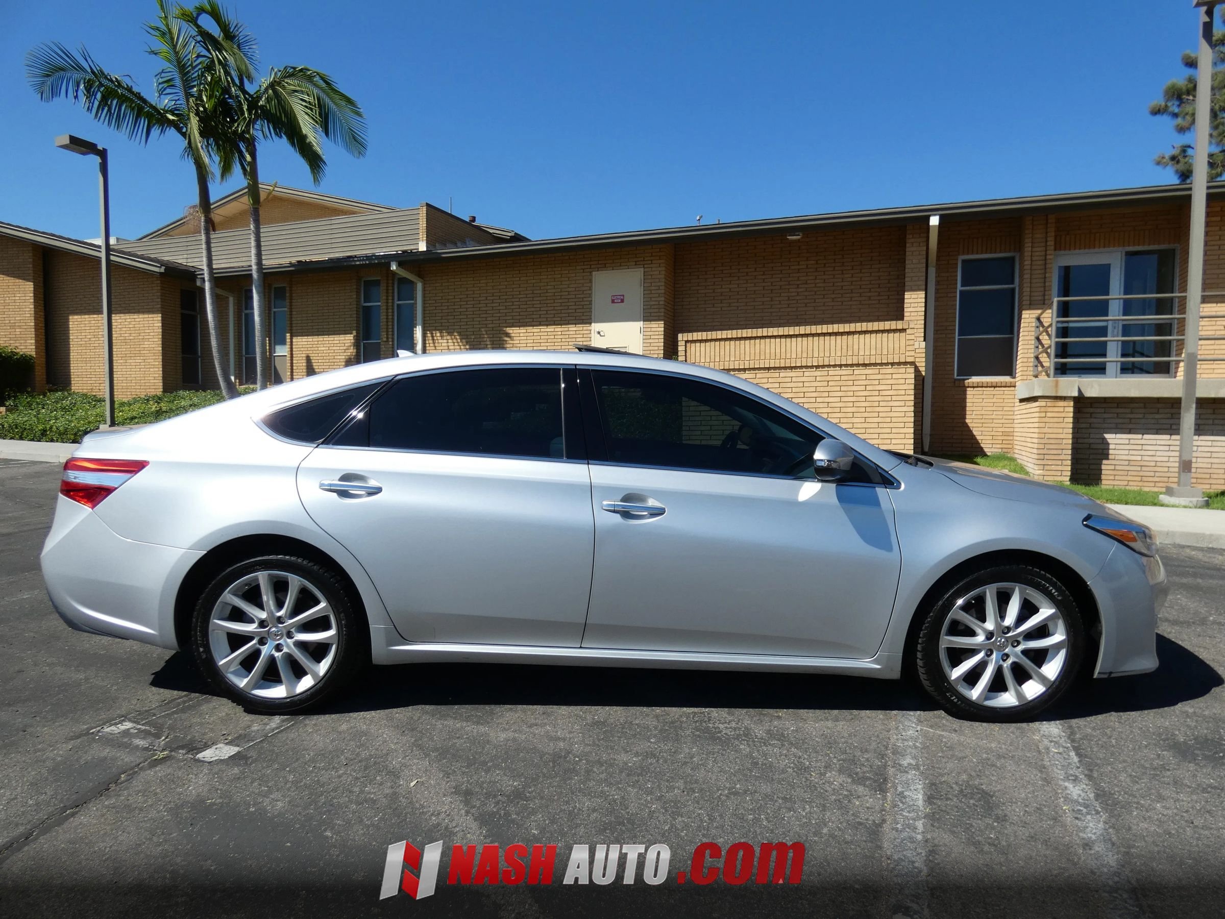 Used 2014 Toyota Avalon Limited FWD image 7