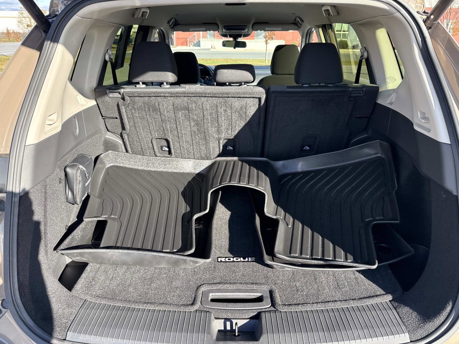 Used 2024 Nissan Rogue SV image 21