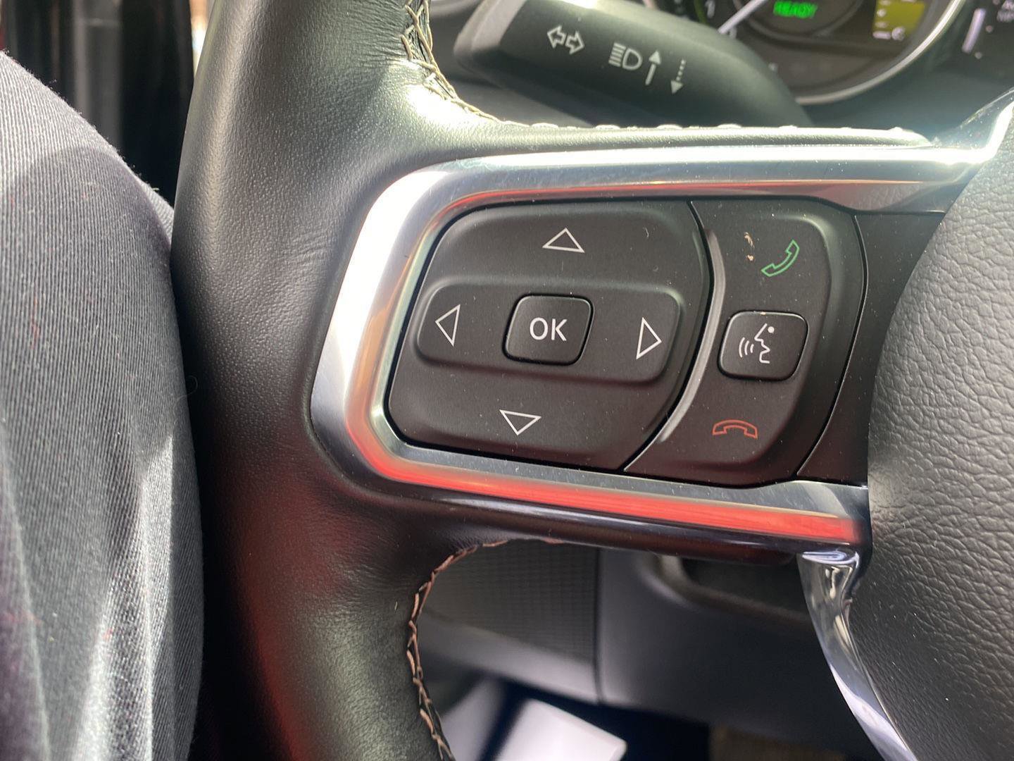 Certified 2023 Jeep Wrangler Sahara w/ Cold Weather Group image 19