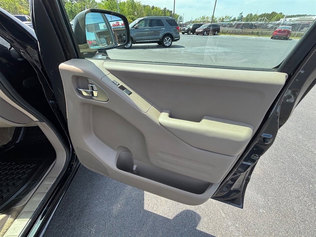 Used 2016 Nissan Frontier SV w/ SV Value Truck Package image 24