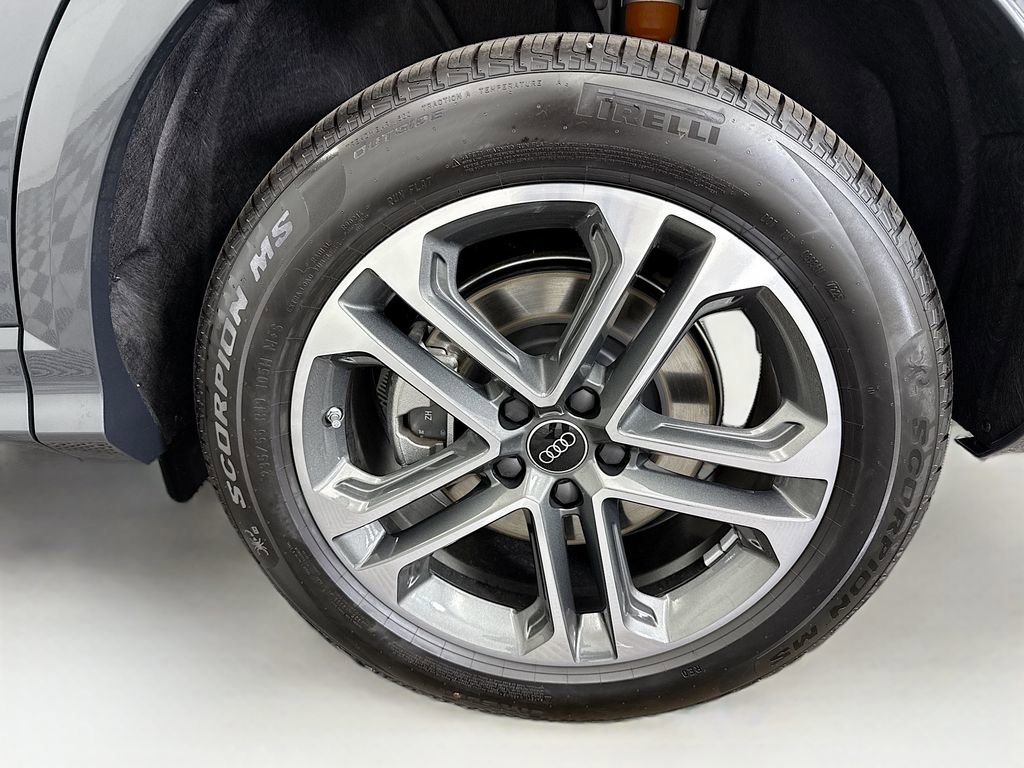Used 2025 Audi Q5 Premium Plus w/ Premium Plus image 31