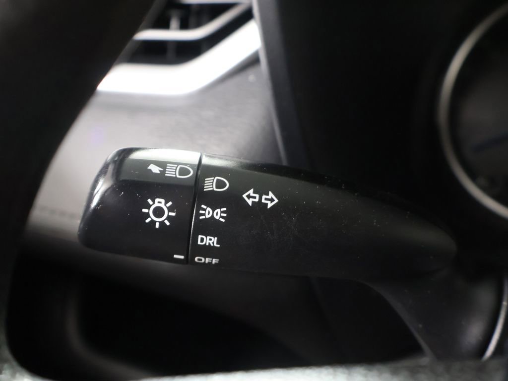 Used 2021 Toyota RAV4 LE AWD/4WD image 35