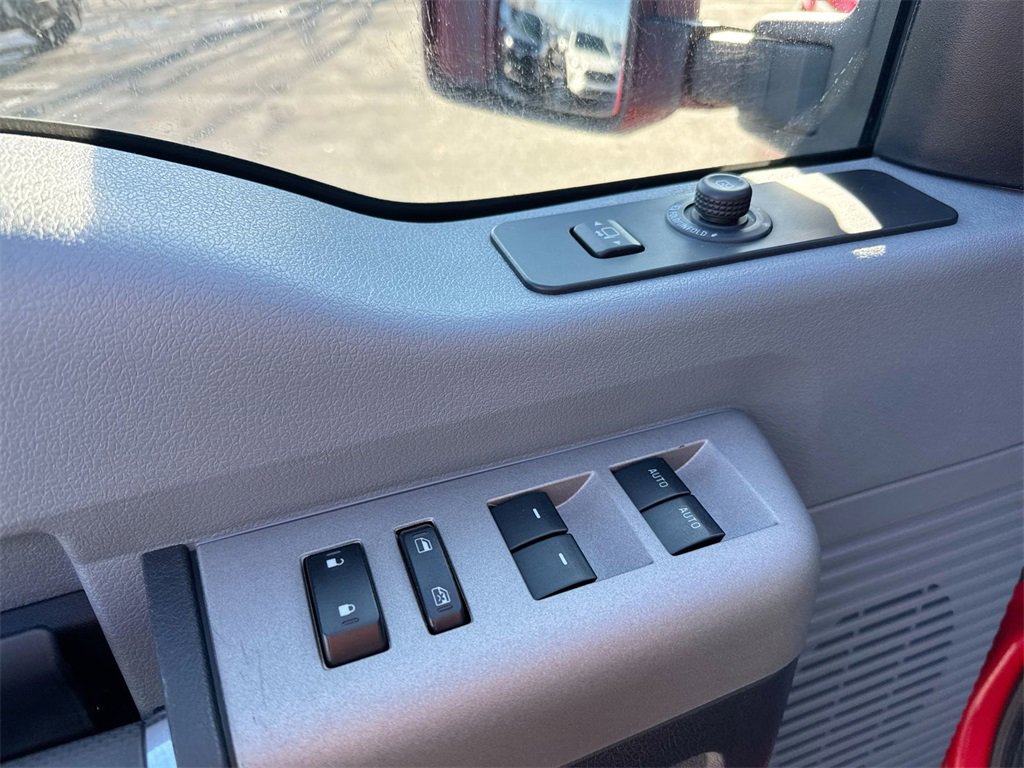 Used 2016 Ford F250 XLT w/ XLT Premium Package image 19