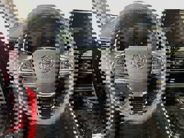 Used 2024 Toyota Highlander Limited image 11