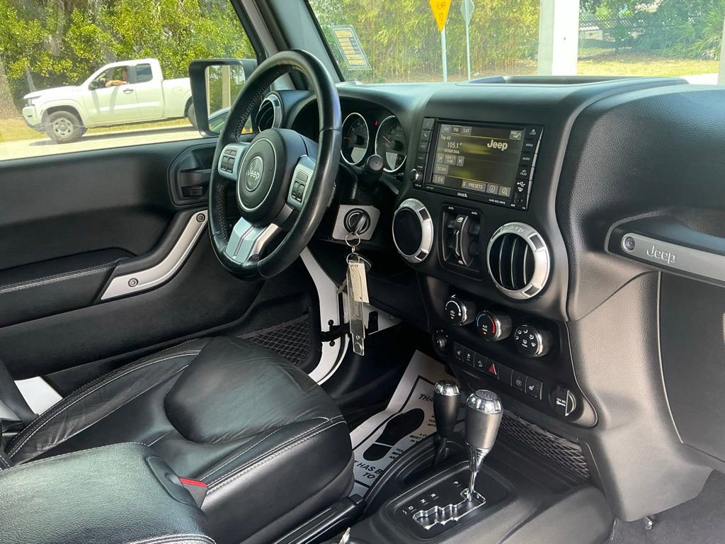 Used 2016 Jeep Wrangler Unlimited Rubicon AWD/4WD image 18