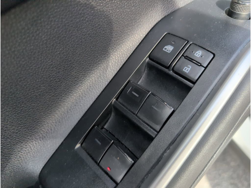 Used 2023 Toyota Highlander XLE image 12