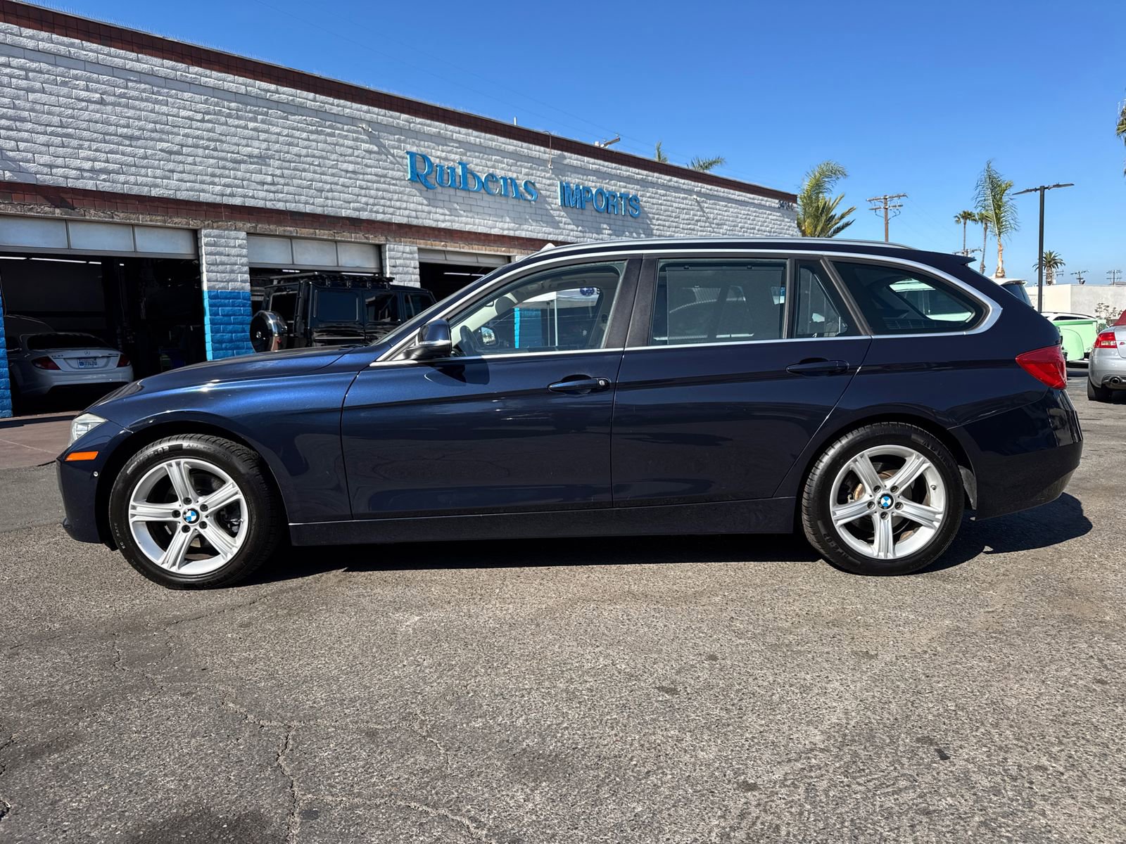 Used 2015 BMW 328i xDrive Wagon AWD/4WD image 4