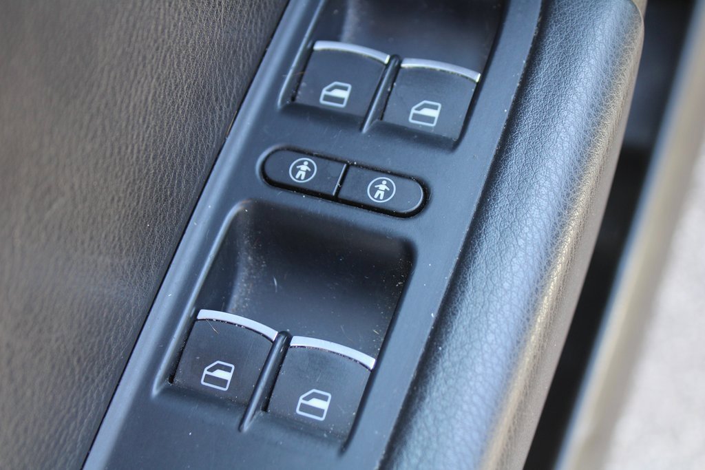 Used 2017 Volkswagen Touareg Wolfsburg Edition image 19