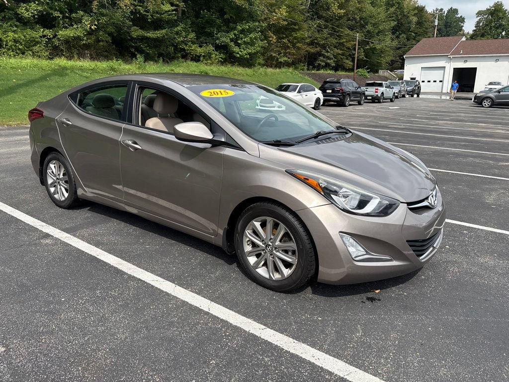 Used 2015 Hyundai Elantra SE w/ Option Group 02 FWD image 7