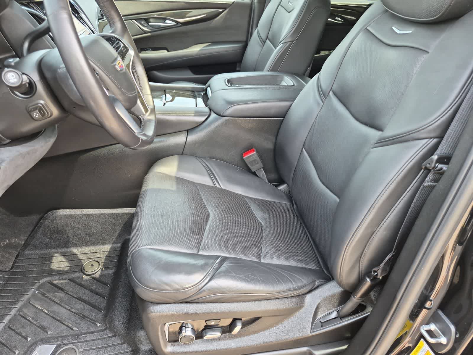 Used 2018 Cadillac Escalade Platinum AWD/4WD image 16