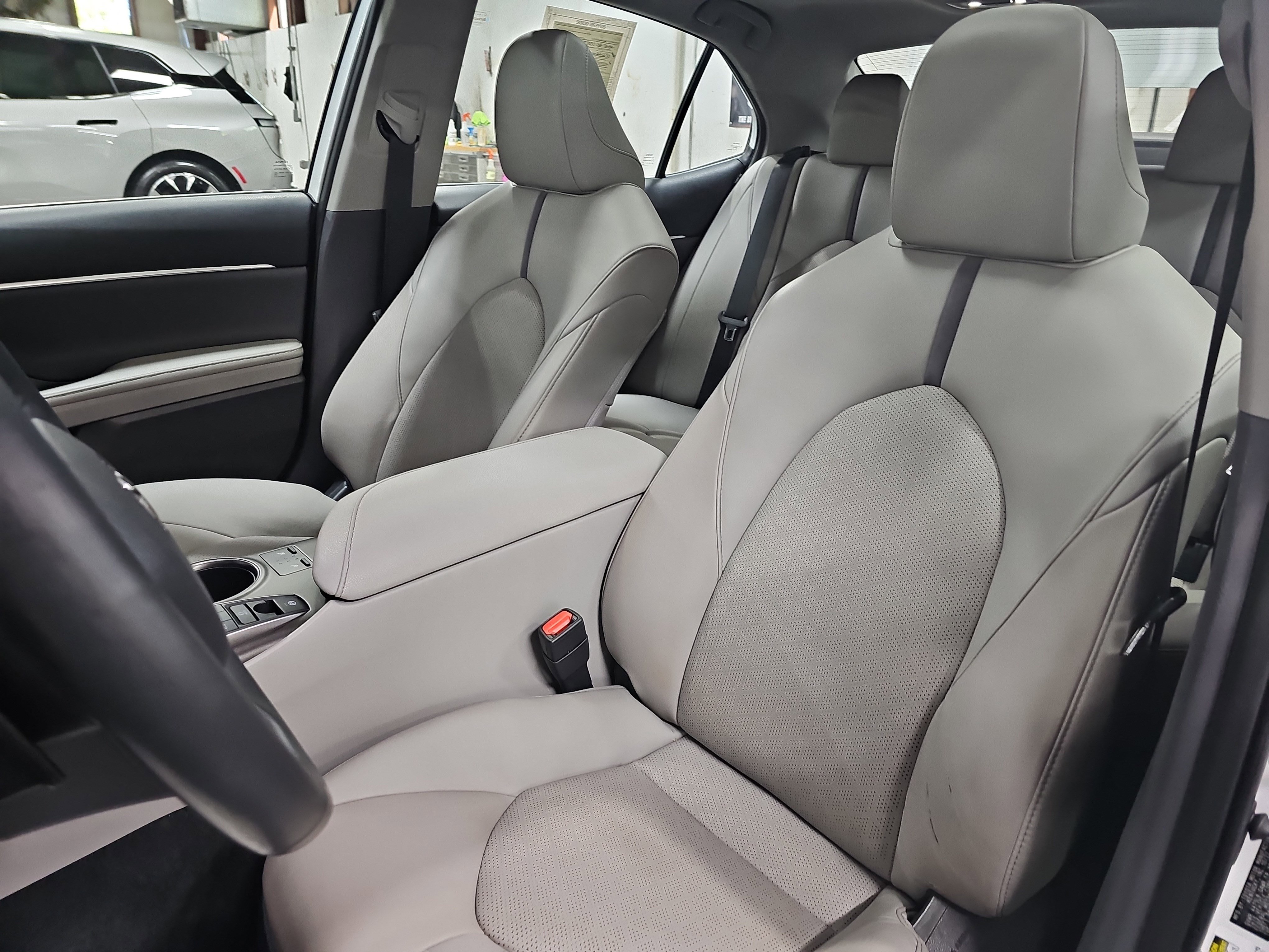 Used 2023 Toyota Camry XSE image 15