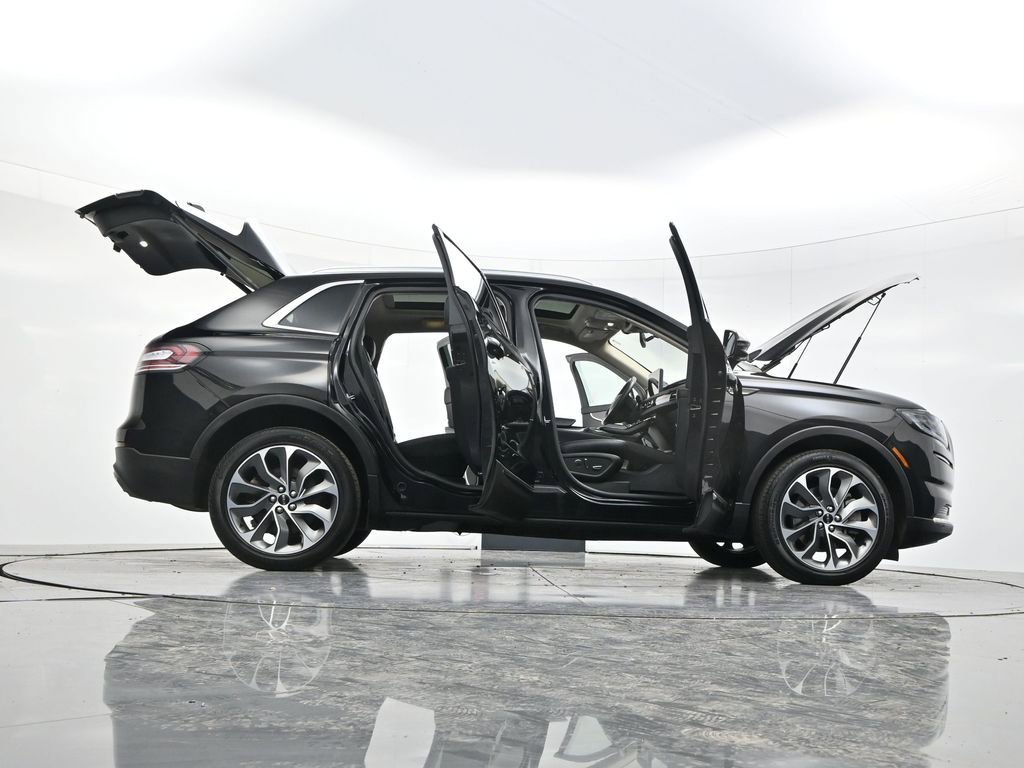 Used 2022 Lincoln Nautilus Reserve AWD/4WD image 57