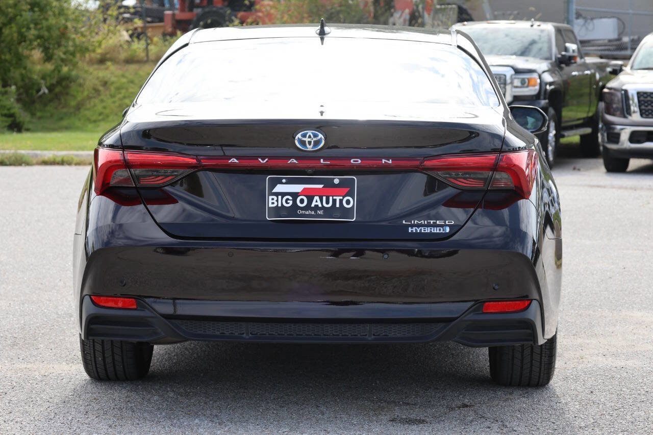 Used 2020 Toyota Avalon Limited w/ Advanced Safety Package FWD image 10