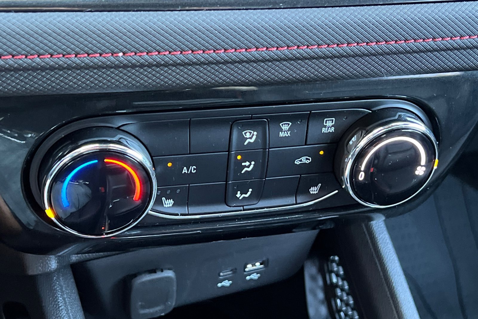 Used 2024 Chevrolet TrailBlazer RS w/ Driver Confidence Package image 17